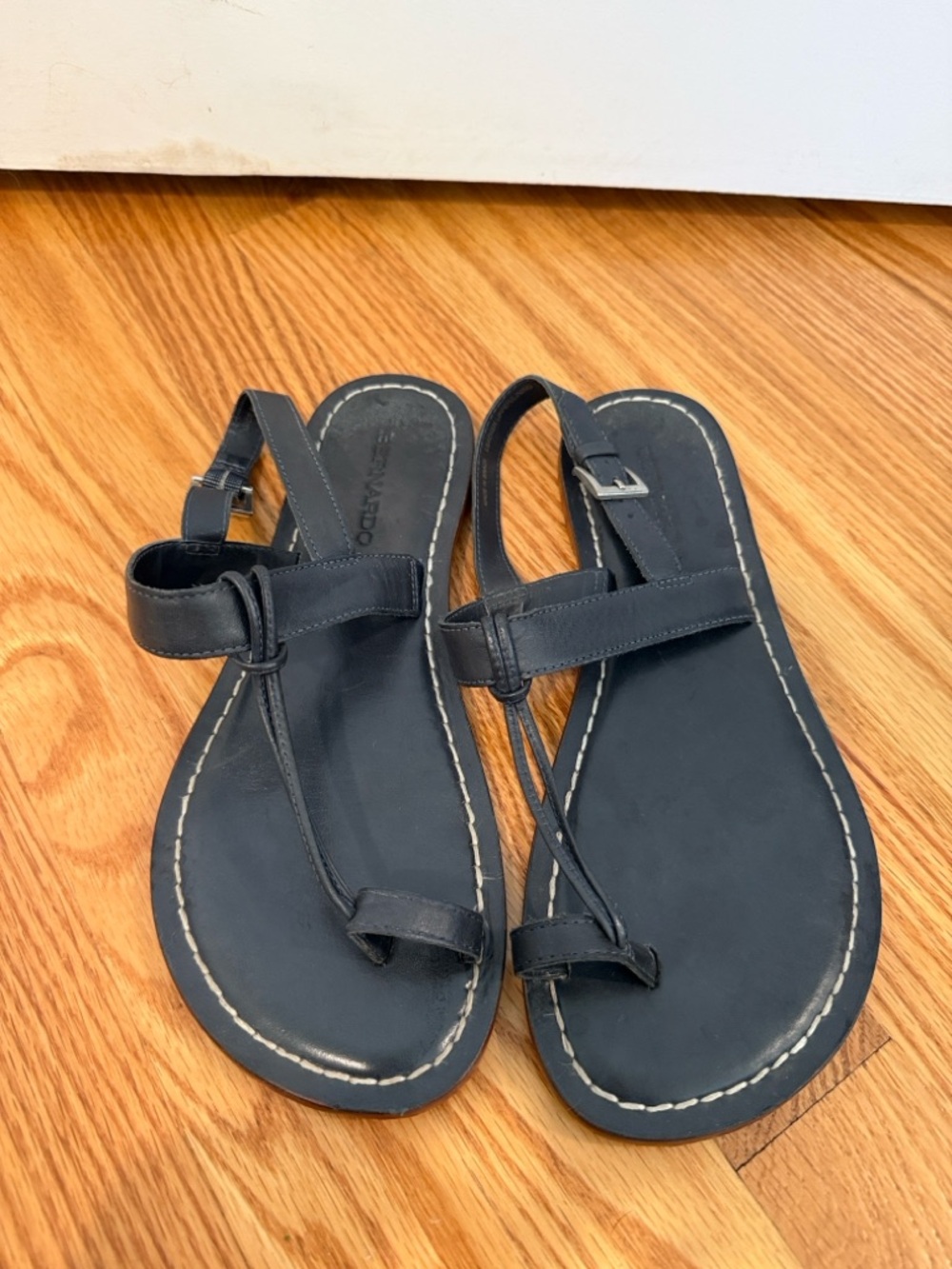 Bernardo Black Leather T-Strap Slingback Sandals